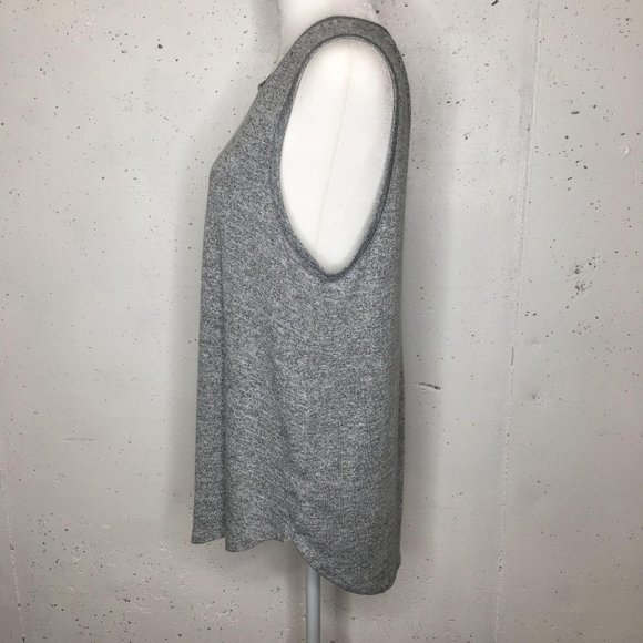 A. New Day Grey Sleeveless Top size Large - Picture 4 of 9
